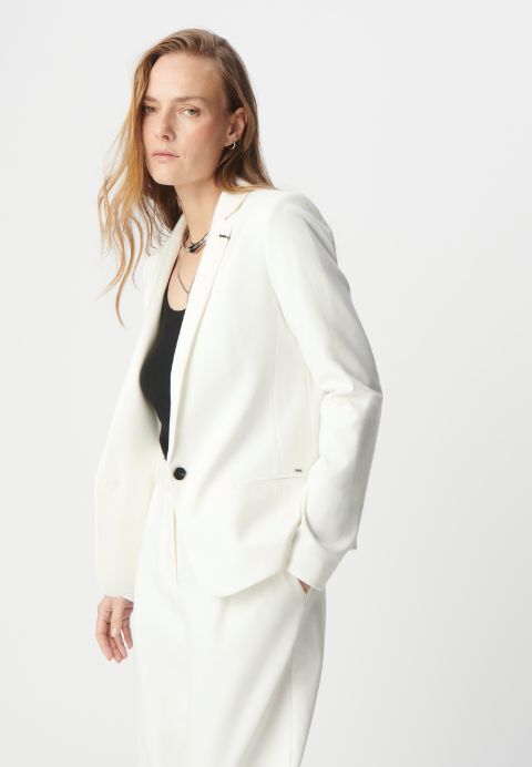 Women’s white Milano knit fitted suit jacket
